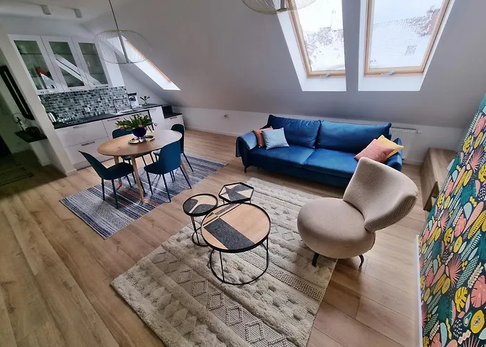 Uroczy Penthouse Lägenhet